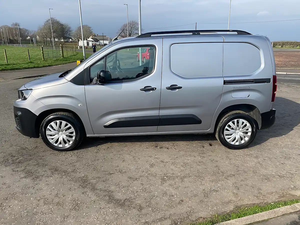 Used 2021 Peugeot Partner Professional Premium Grey - Interior and Exterior details 16