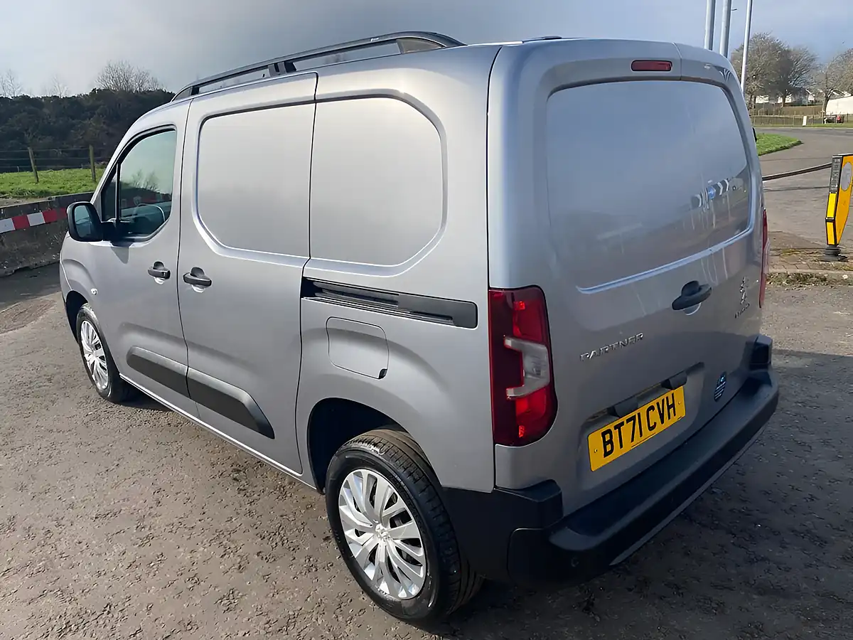 Used 2021 Peugeot Partner Professional Premium Grey - Interior and Exterior details 17