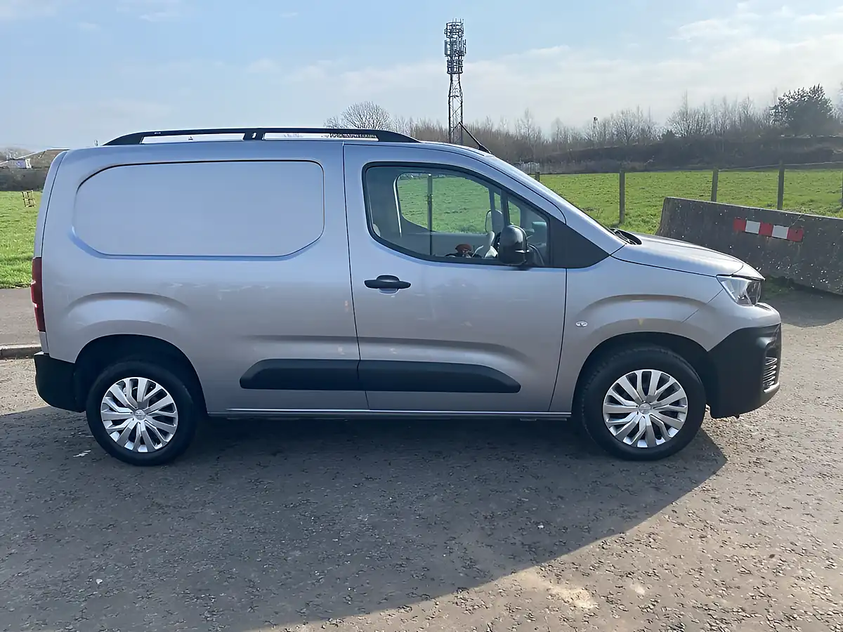 Used 2021 Peugeot Partner Professional Premium Grey - Interior and Exterior details 2