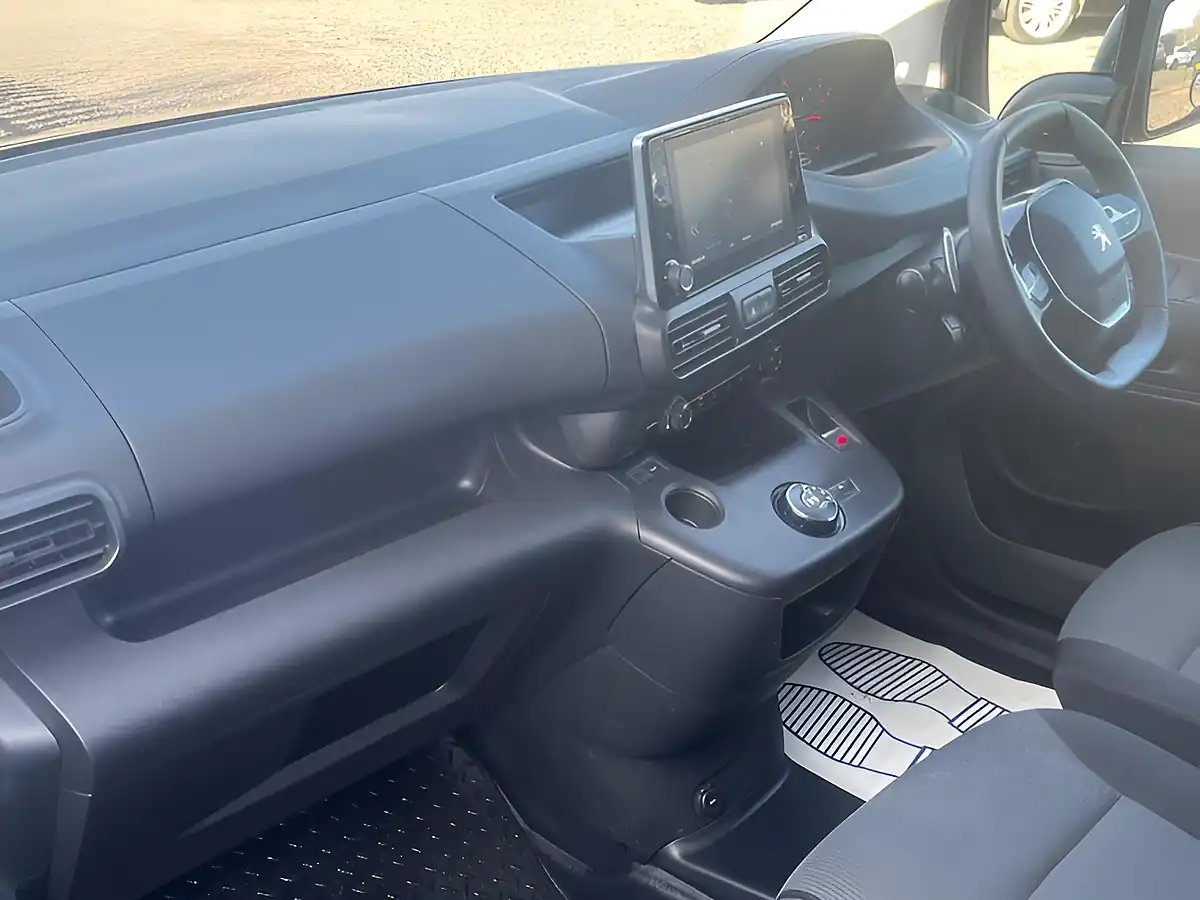 Used 2021 Peugeot Partner Professional Premium L1 Grey - Interior and Exterior details 18