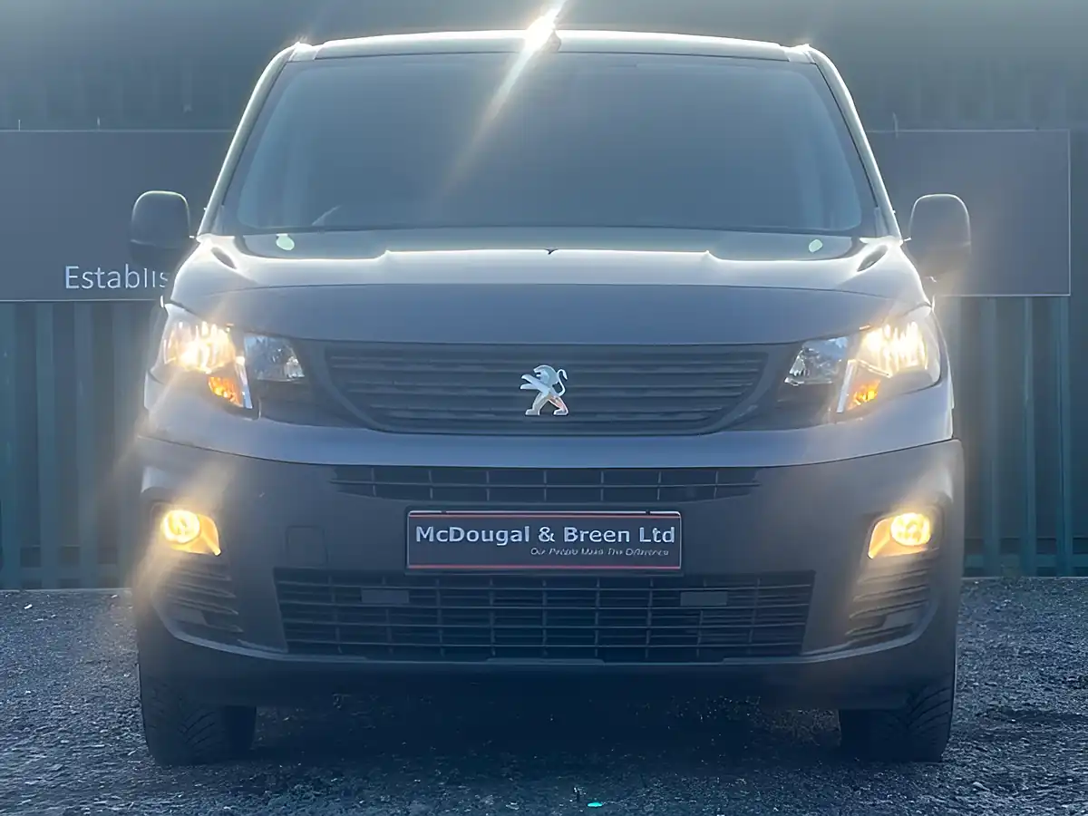 Used 2021 Peugeot Partner Professional Premium L1 Grey - Interior and Exterior details 9