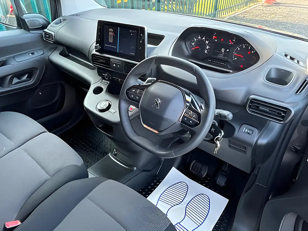 Used 2021 Peugeot Partner Professional Premium L1 Grey - Interior and Exterior details 10