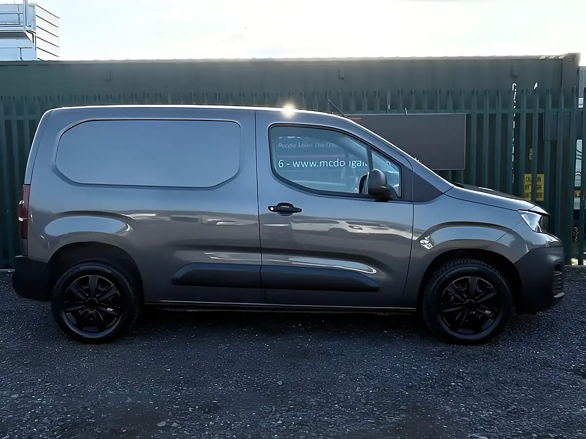 Used 2021 Peugeot Partner Professional Premium L1 Grey - Interior and Exterior details 7