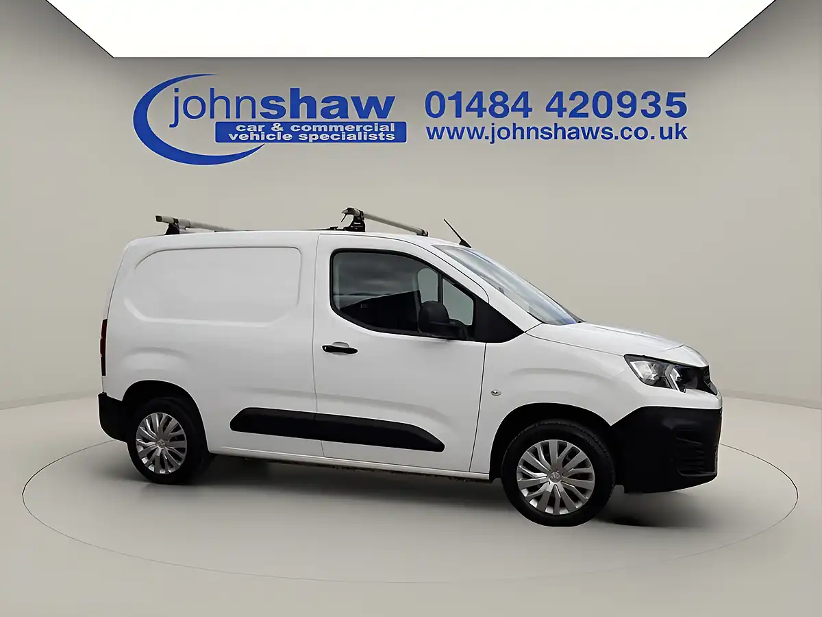Used 2021 Peugeot Partner Professional Premium White - Interior and Exterior details 12