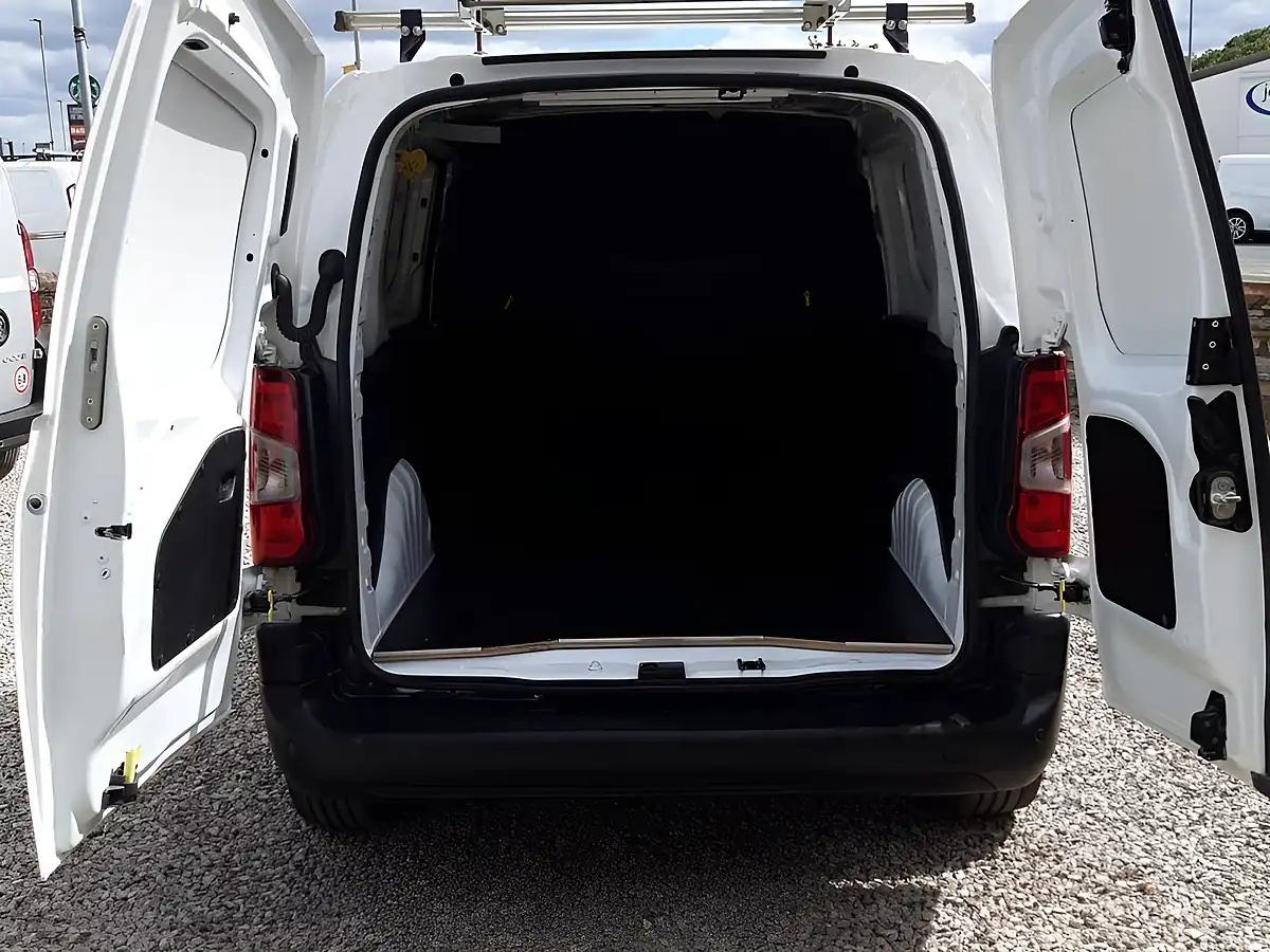 Used 2021 Peugeot Partner Professional Premium White - Interior and Exterior details 13