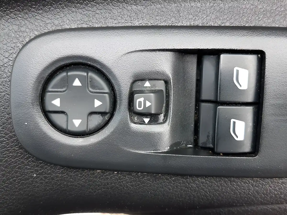 Used 2021 Peugeot Partner Professional Premium White - Interior and Exterior details 15