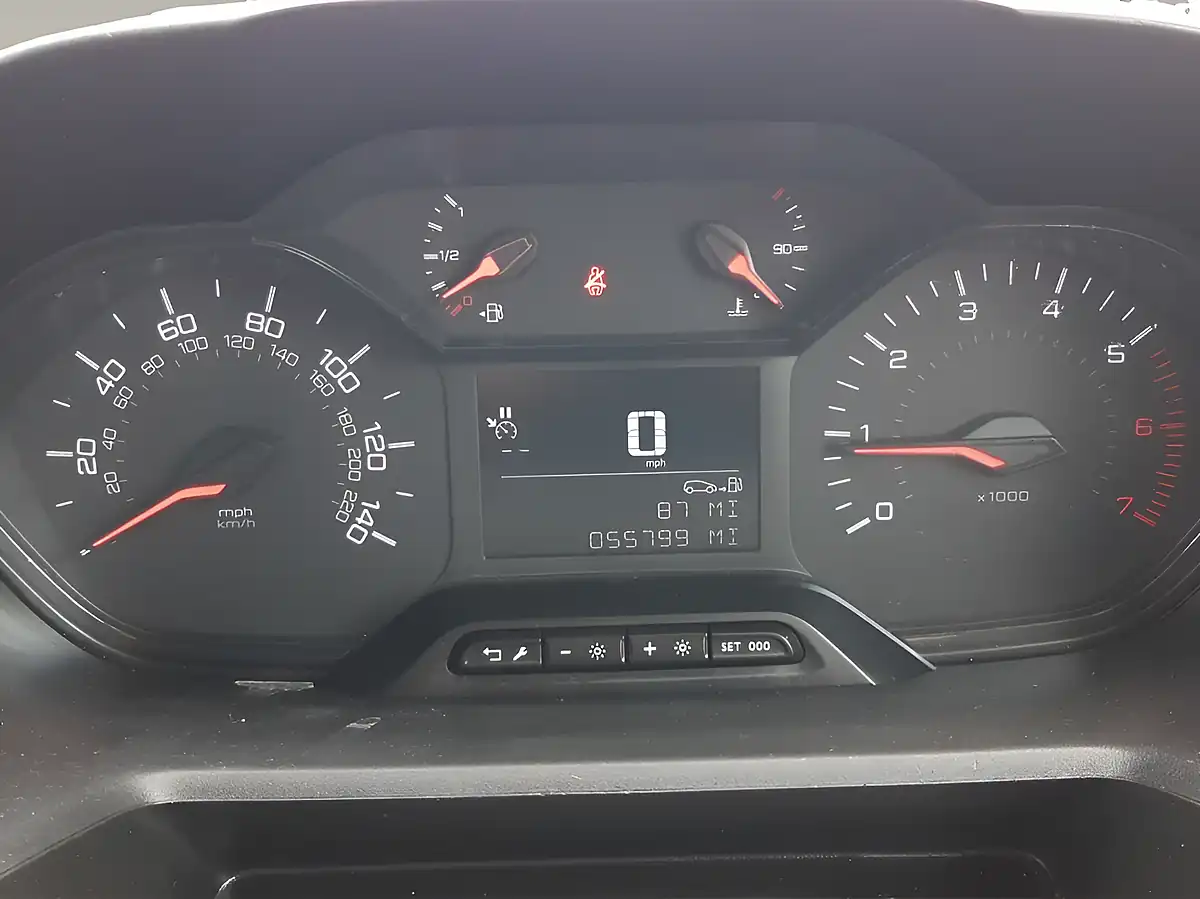 Used 2021 Peugeot Partner Professional Premium White - Interior and Exterior details 16