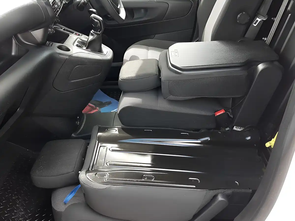 Used 2021 Peugeot Partner Professional Premium White - Interior and Exterior details 9