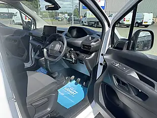 Used 2021 Peugeot Partner Professional Premium White - Interior and Exterior details 13