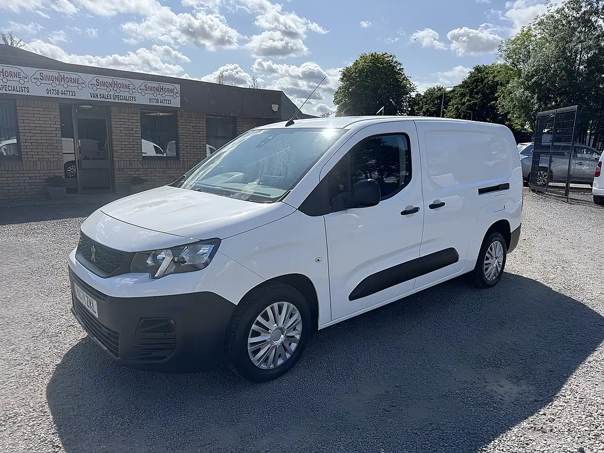 Used 2021 Peugeot Partner Professional Premium White - Interior and Exterior details 2