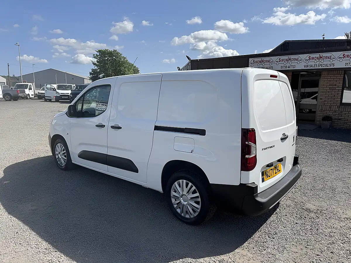 Used 2021 Peugeot Partner Professional Premium White - Interior and Exterior details 7