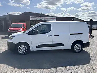 Used 2021 Peugeot Partner Professional Premium White - Interior and Exterior details 8
