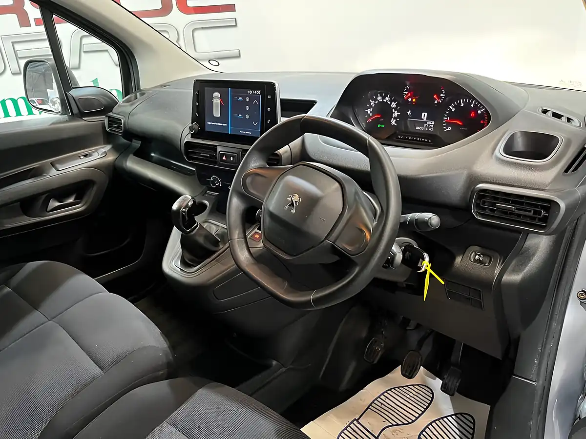 Used 2021 Peugeot Partner Professional Standard Grey - Interior and Exterior details 11