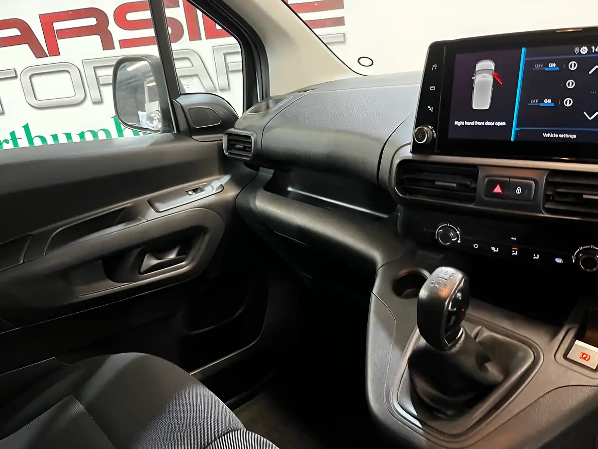 Used 2021 Peugeot Partner Professional Standard Grey - Interior and Exterior details 13