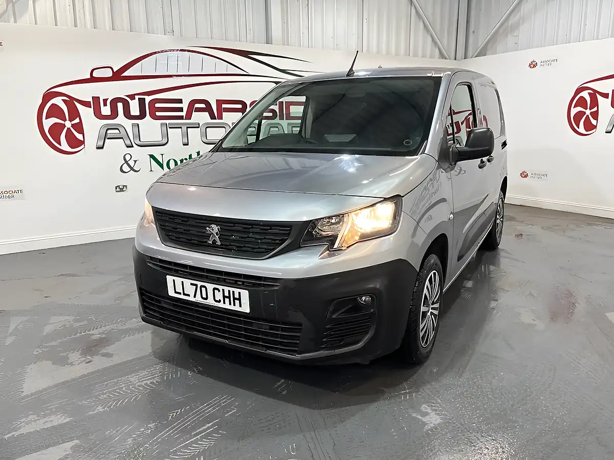 Used 2021 Peugeot Partner Professional Standard Grey - Interior and Exterior details 3