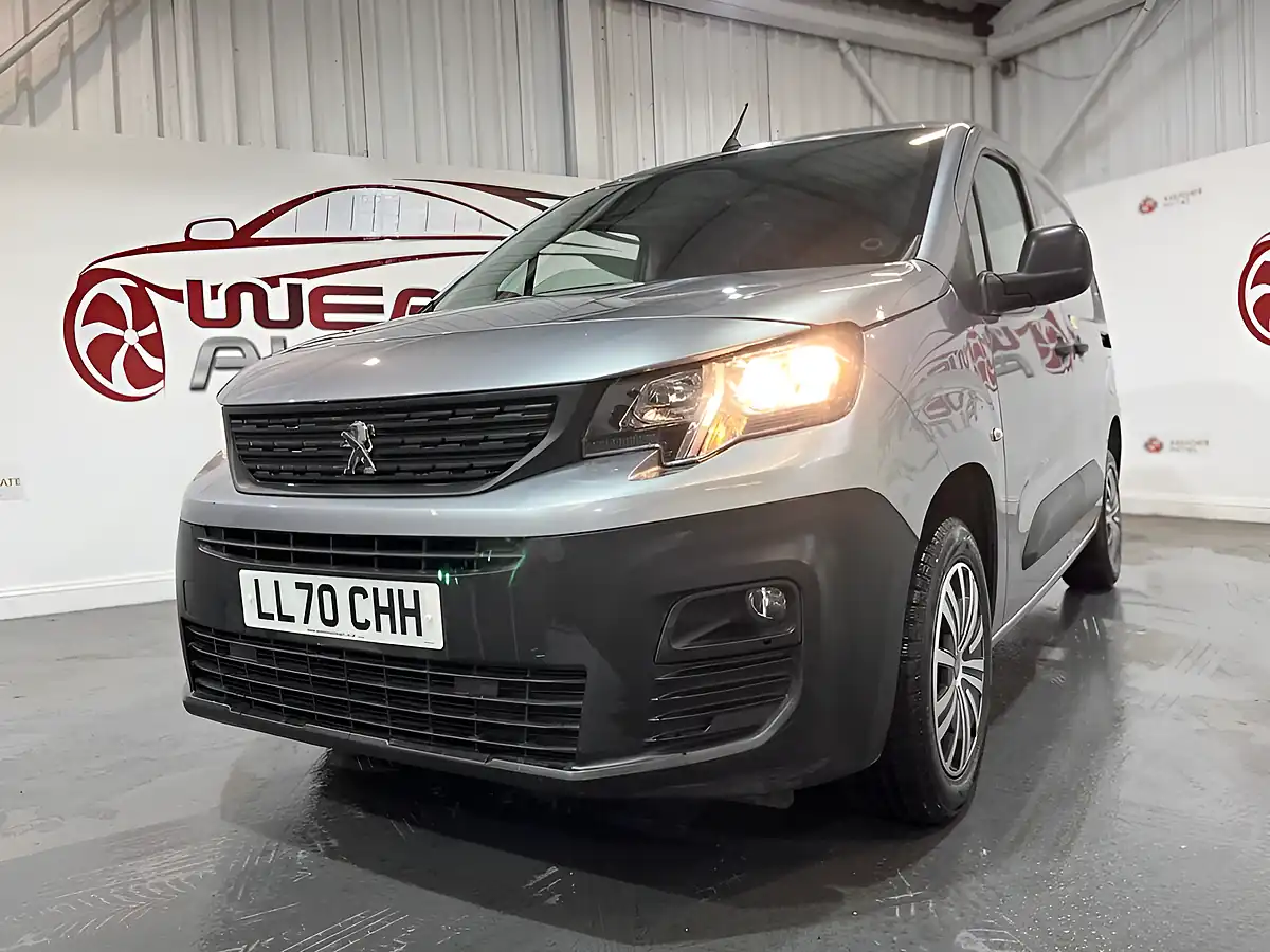 Used 2021 Peugeot Partner Professional Standard Grey - Interior and Exterior details 4