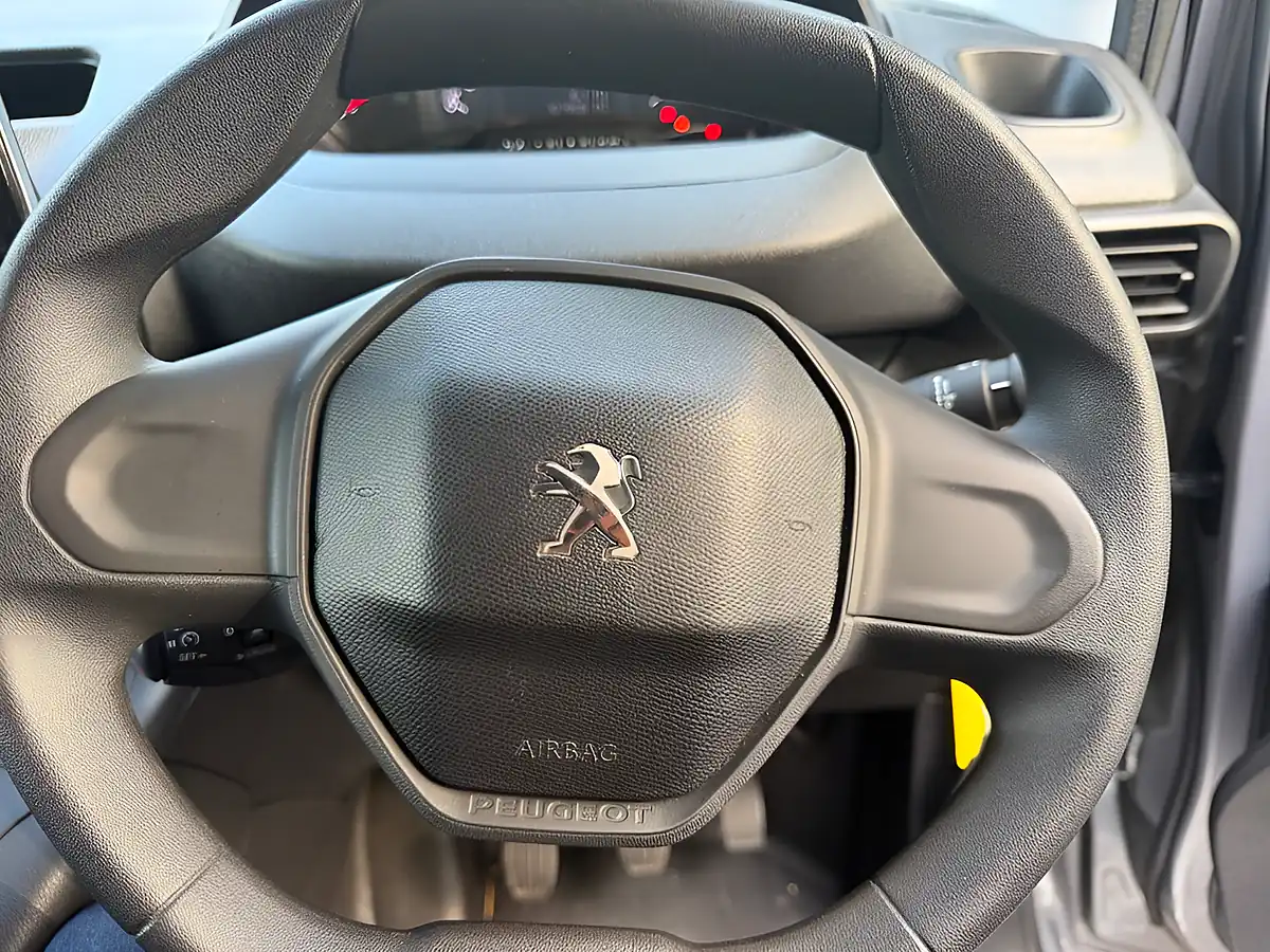 Used 2021 Peugeot Partner Professional Standard Grey - Interior and Exterior details 18