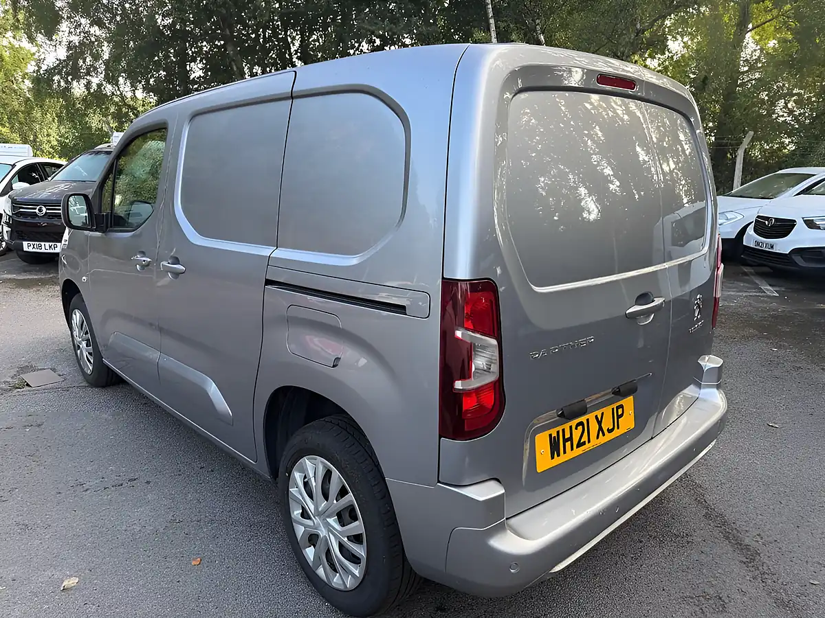 Used 2021 Peugeot Partner Professional Standard Grey - Interior and Exterior details 5
