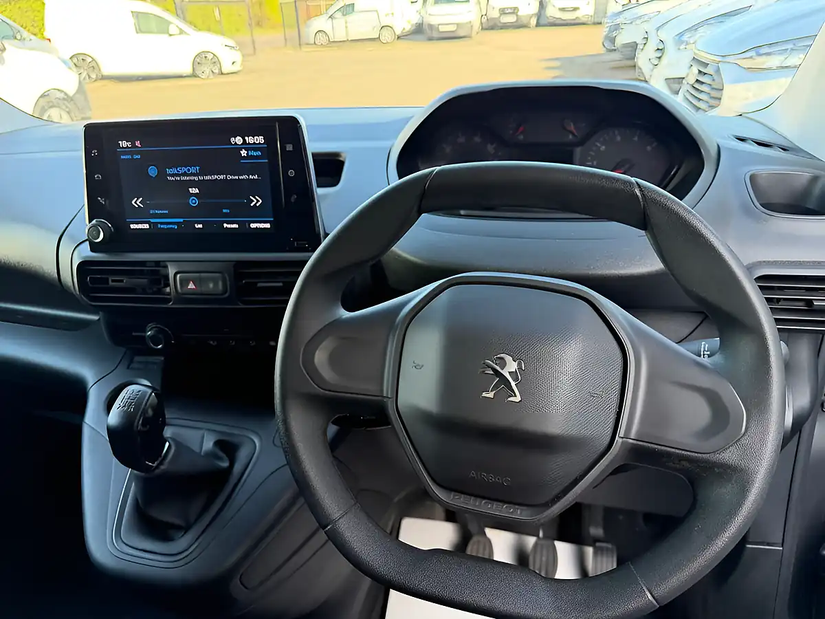 Used 2021 Peugeot Partner Professional Standard Grey - Interior and Exterior details 17