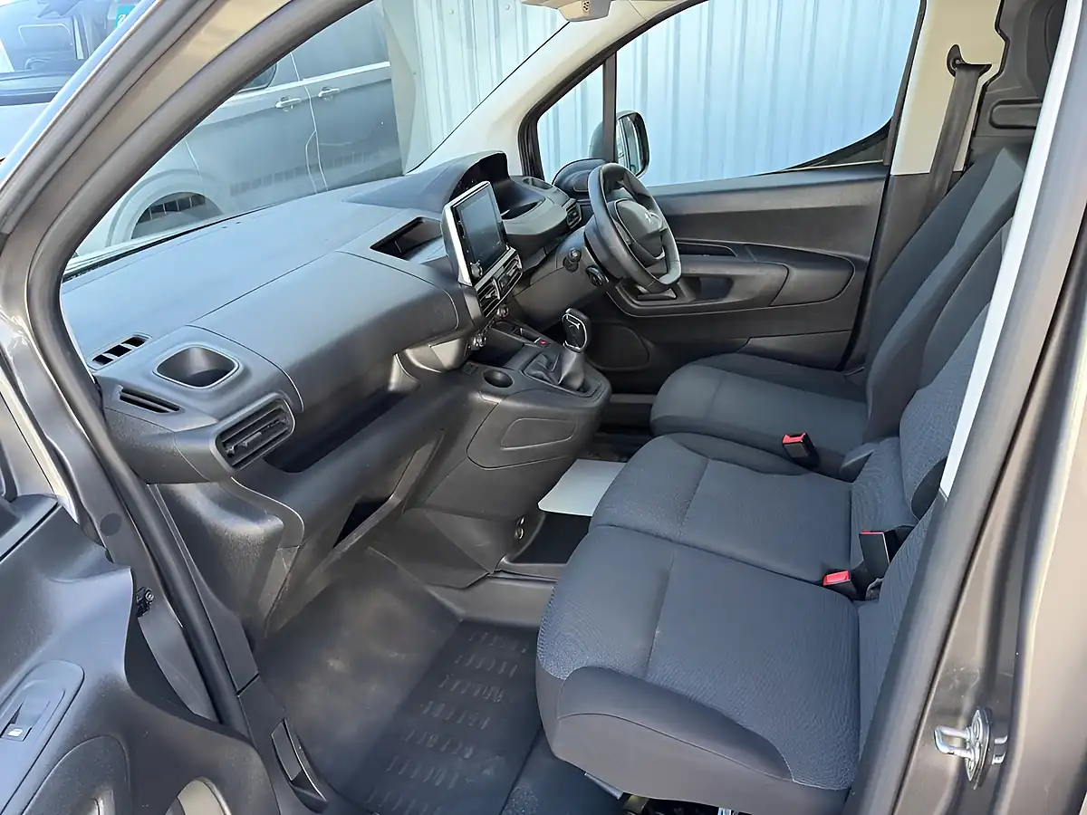Used 2021 Peugeot Partner Professional Standard Grey - Interior and Exterior details 5