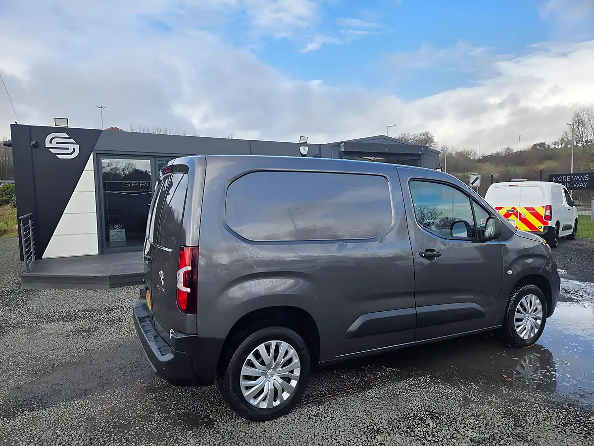Used 2021 Peugeot Partner Professional Standard Panel Van Swb Grey - Interior and Exterior details 4