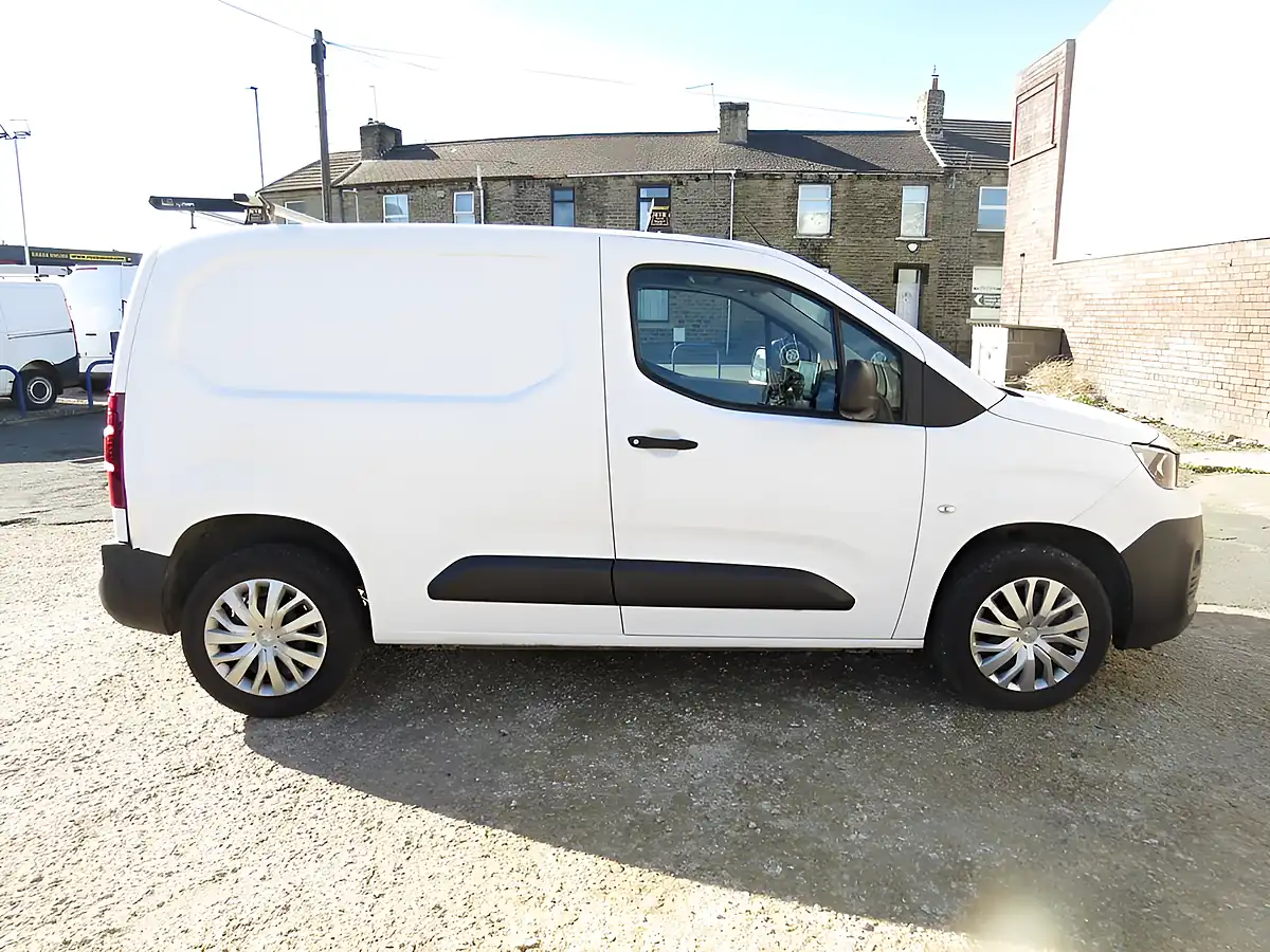 Used 2021 Peugeot Partner Professional Standard Panel Van White - Interior and Exterior details 11