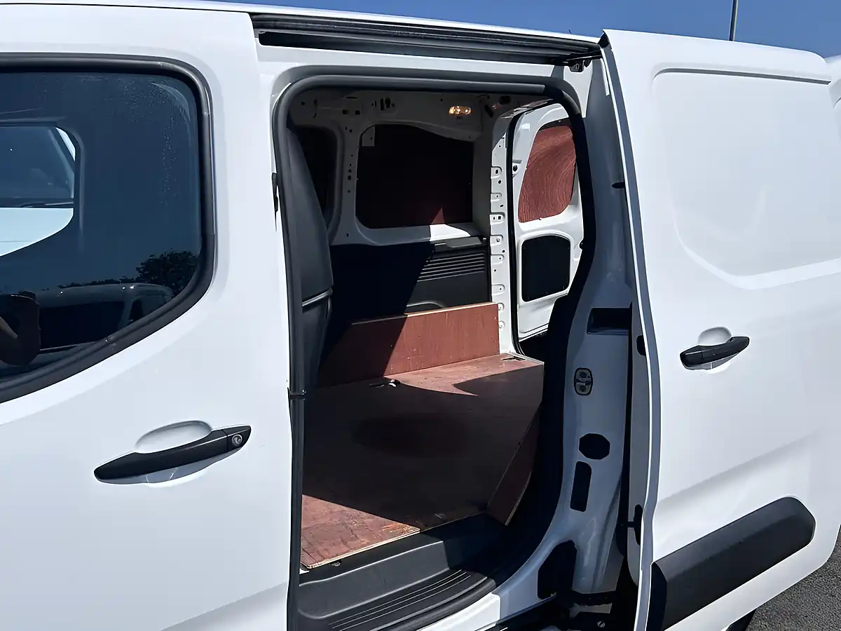 Used 2021 Peugeot Partner Professional Standard White - Interior and Exterior details 14