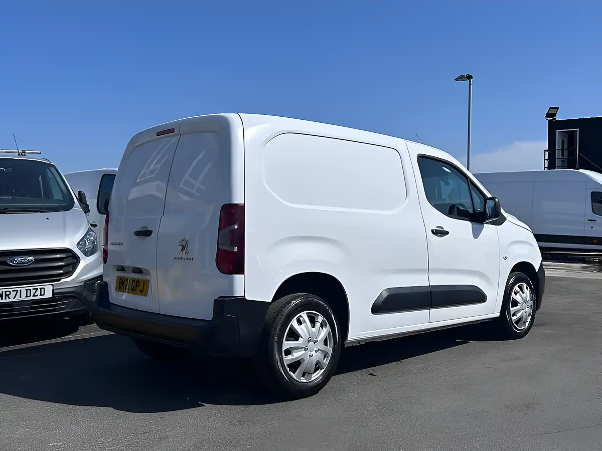 Used 2021 Peugeot Partner Professional Standard White - Interior and Exterior details 3