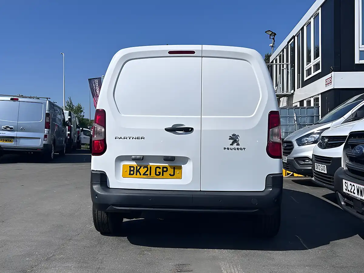 Used 2021 Peugeot Partner Professional Standard White - Interior and Exterior details 4