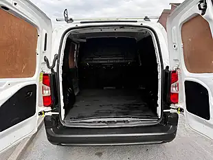 Used 2021 Peugeot Partner Professional Standard White - Interior and Exterior details 10