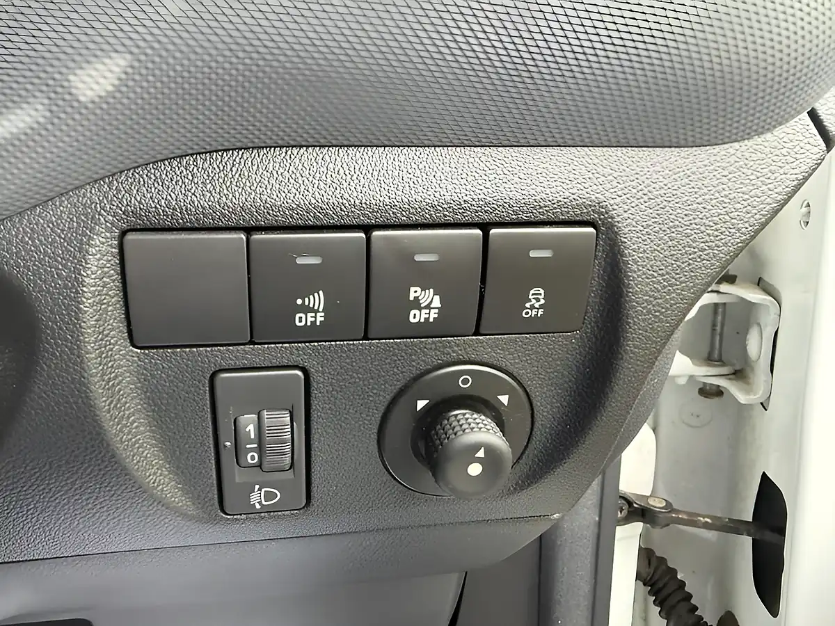 Used 2021 Peugeot Partner Professional Standard White - Interior and Exterior details 15