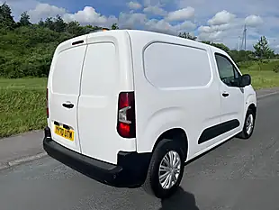 Used 2021 Peugeot Partner Professional Standard White - Interior and Exterior details 2
