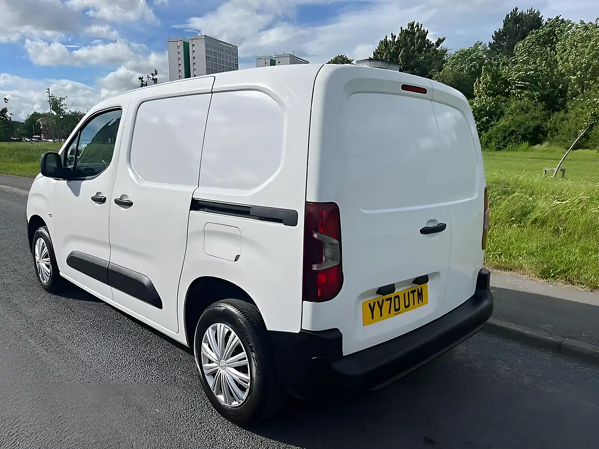 Used 2021 Peugeot Partner Professional Standard White - Interior and Exterior details 3