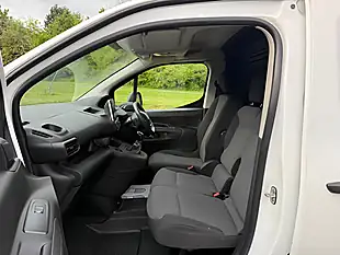 Used 2021 Peugeot Partner Professional Standard White - Interior and Exterior details 7