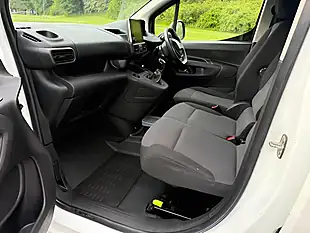 Used 2021 Peugeot Partner Professional Standard White - Interior and Exterior details 8
