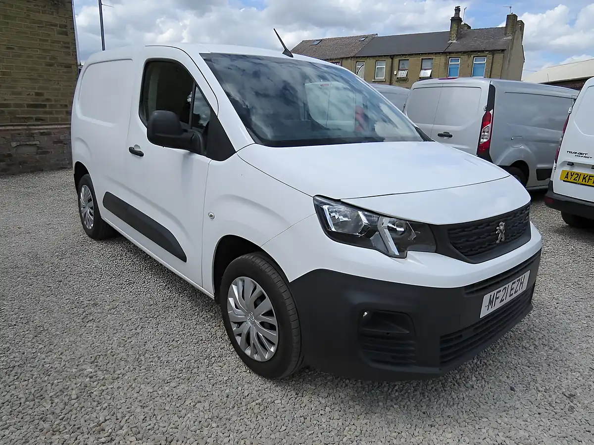Used 2021 Peugeot Partner Professional Standard White - Front View