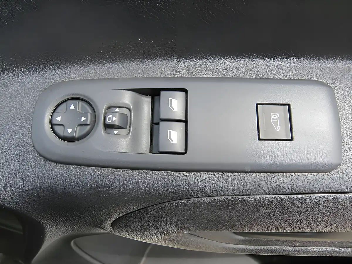Used 2021 Peugeot Partner Professional Standard White - Interior and Exterior details 14