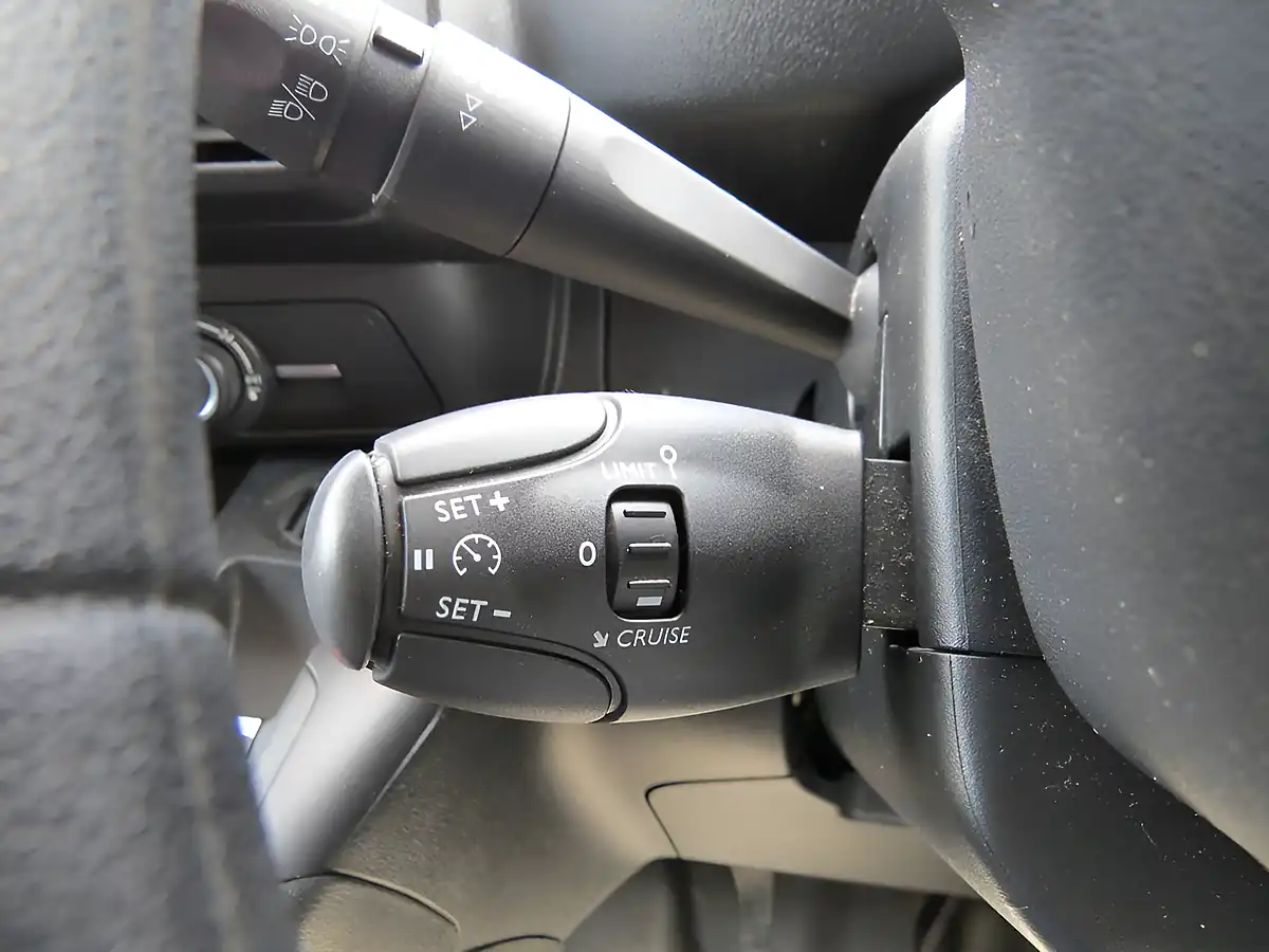 Used 2021 Peugeot Partner Professional Standard White - Interior and Exterior details 15