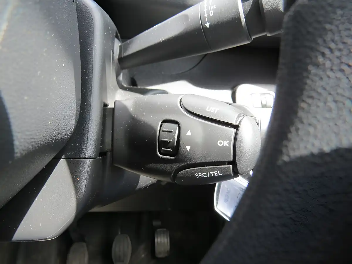 Used 2021 Peugeot Partner Professional Standard White - Interior and Exterior details 16