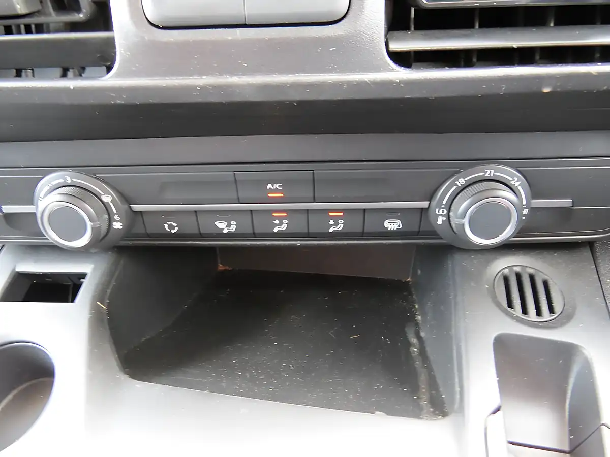 Used 2021 Peugeot Partner Professional Standard White - Interior and Exterior details 18