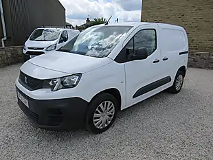 Used 2021 Peugeot Partner Professional Standard White - Interior and Exterior details 4