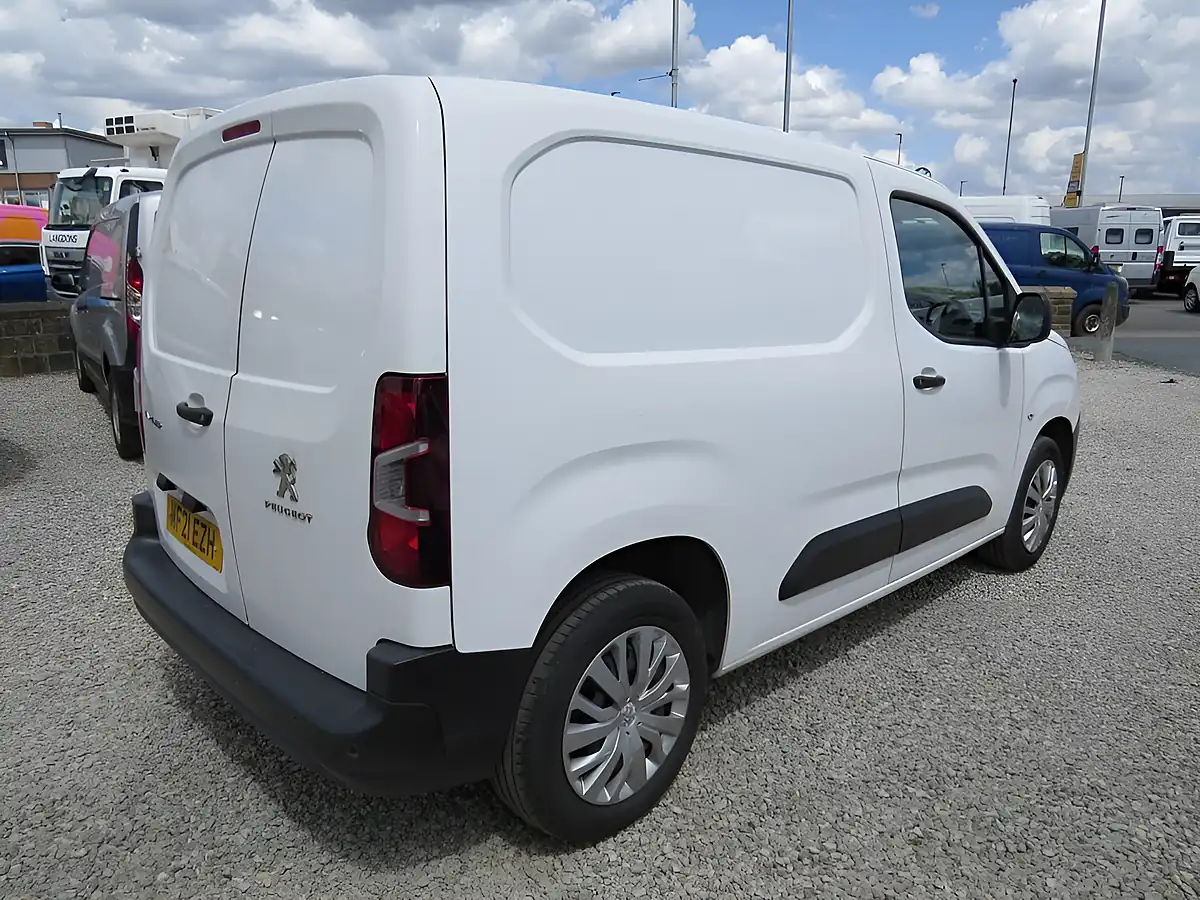 Used 2021 Peugeot Partner Professional Standard White - Interior and Exterior details 9