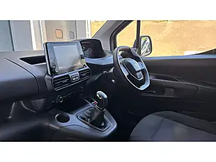 Used 2021 Peugeot Partner Professional Standard White - Interior and Exterior details 4