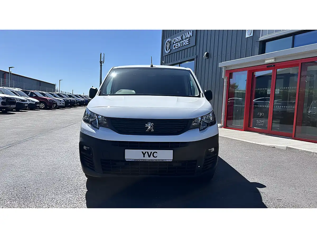 Used 2021 Peugeot Partner Professional Standard White - Interior and Exterior details 6