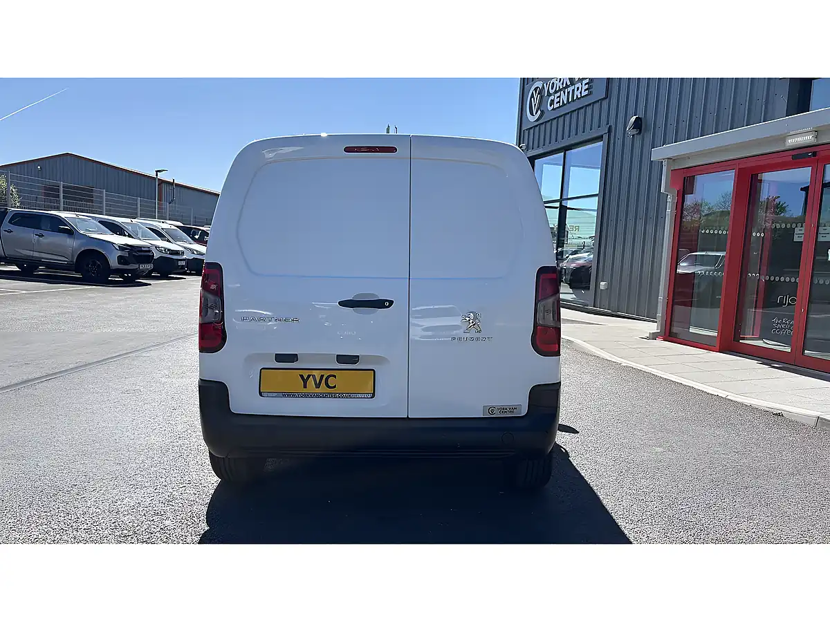 Used 2021 Peugeot Partner Professional Standard White - Interior and Exterior details 9