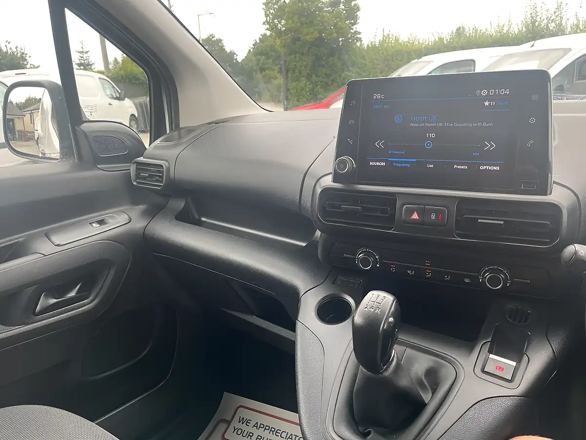 Used 2021 Peugeot Partner Professional White - Interior and Exterior details 14