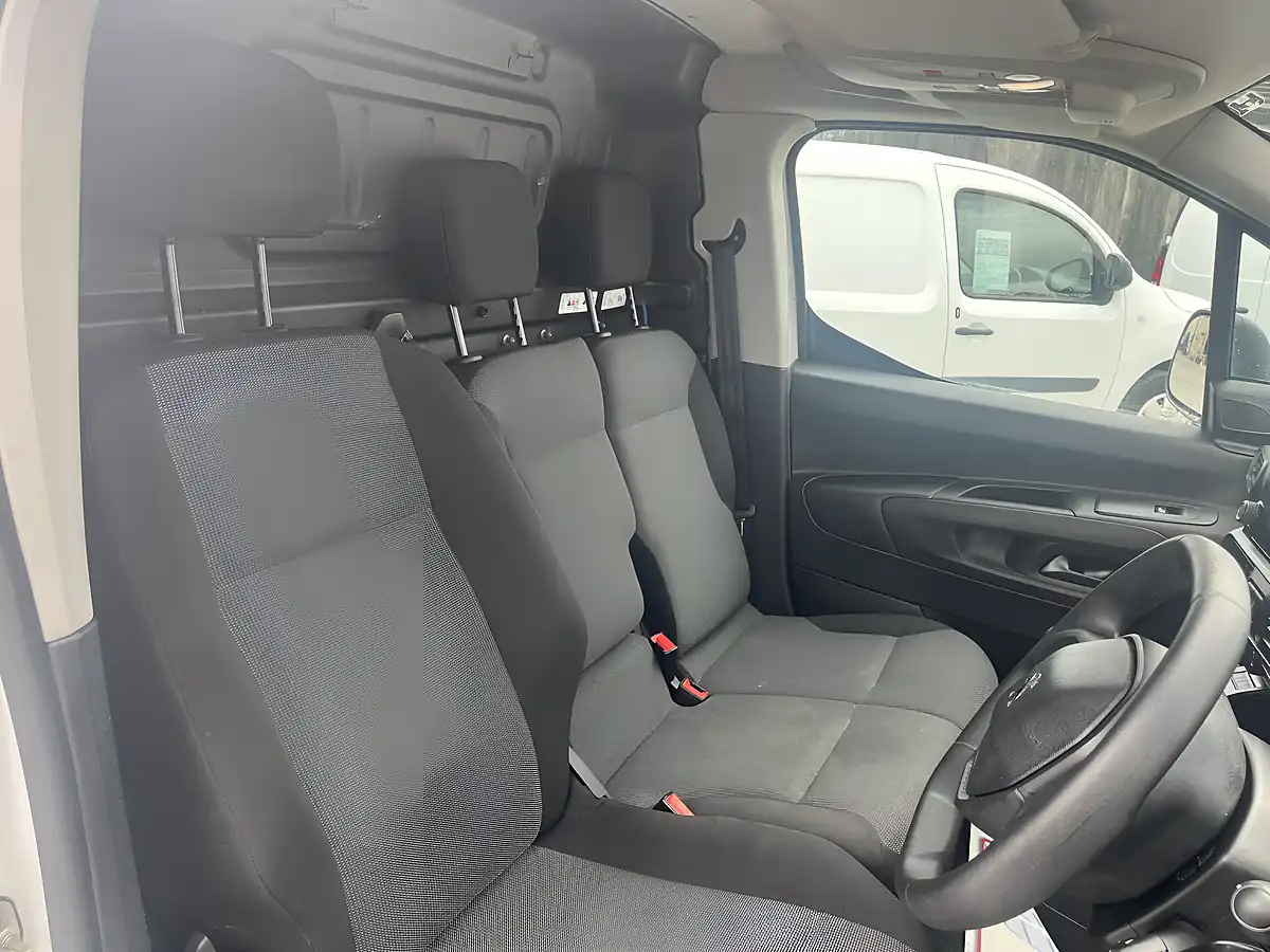Used 2021 Peugeot Partner Professional White - Interior and Exterior details 15