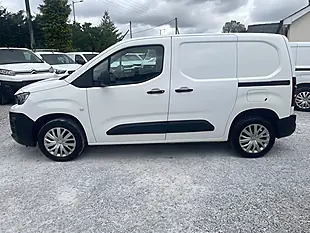 Used 2021 Peugeot Partner Professional White - Interior and Exterior details 5