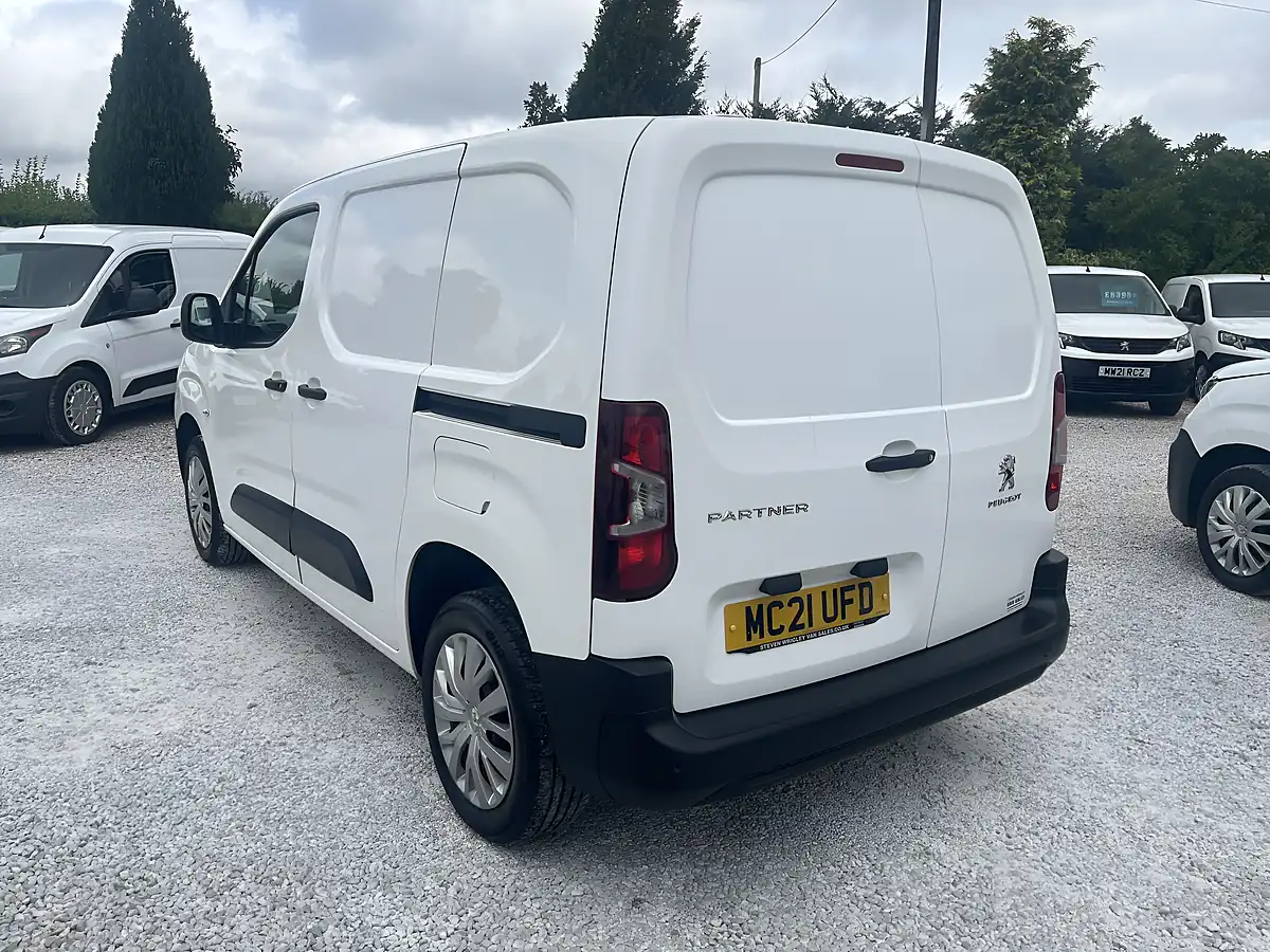 Used 2021 Peugeot Partner Professional White - Interior and Exterior details 6