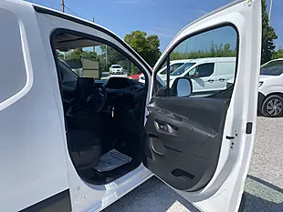 Used 2021 Peugeot Partner Professional White - Interior and Exterior details 13
